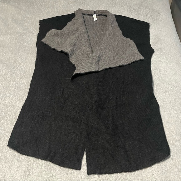 LOLE Freddie cardigan in black one size fits most VGUC - Picture 2 of 9